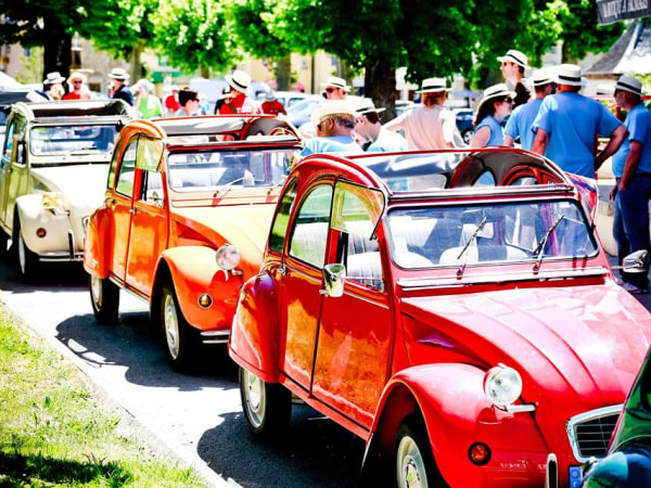team-building-Team-Building-rallye-Chantilly-en-2CV-en-equipe-a-Paris
