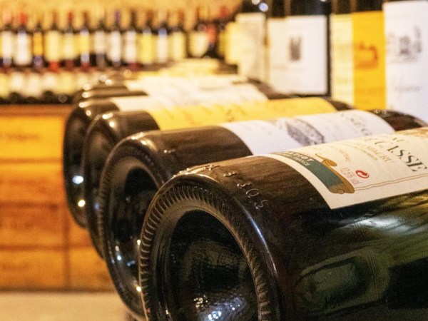 team-building-Team-Building-degustation-vin-a-laveugle-en-equipe-a-Paris