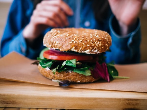 animation-Un-beignet-avec-un-trou-le-bagel-en-animation-bar