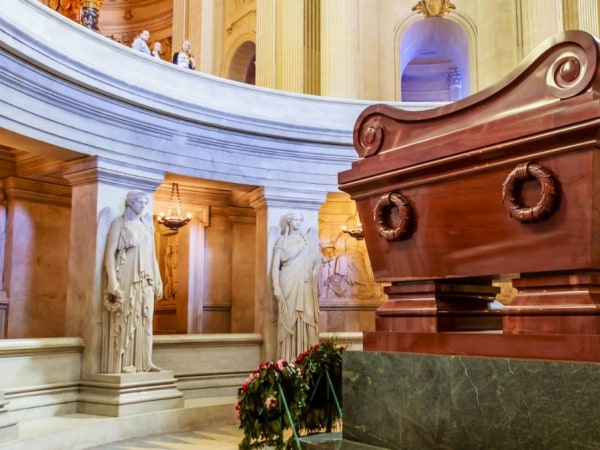 team-building-Team-building-decouverte-des-Invalides-en-equipe-a-Paris