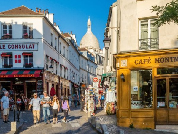 Team-Building-Team-building-Montmartre-au-cinema-en-equipe-a-Paris