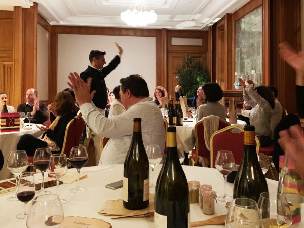 team-building-Team-Building-one-man-sommelier-les-degustations-oenoludiques-a-Paris