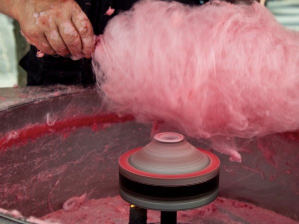 animation-Un-stand-barbe-a-papa-pour-faire-ressurgir-des-souvenirs-denfance