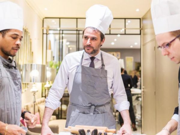 team-building-Team-Building-cours-de-cuisine-apprentis-restaurateurs-a-Paris
