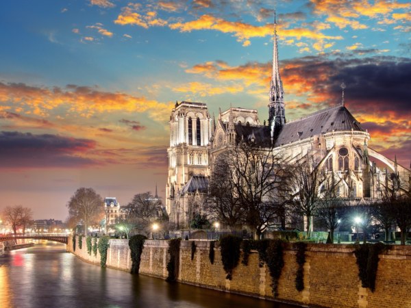 team-building-Team-Building-visite-du-cote-obscur-de-Paris-en-equipe