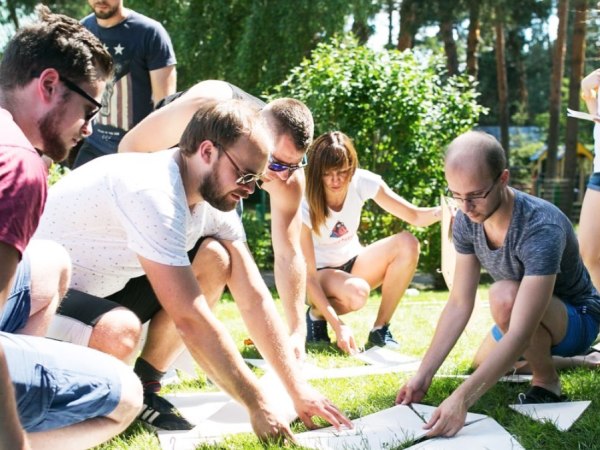 team-building-Team-Building-atelier-de-fabrication-de-kits-Paris