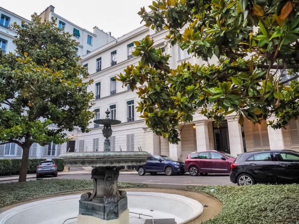 team-building-Visite-guidee-interactive-en-ligne-du-quartier-de-la-Nouvelle-Athenes