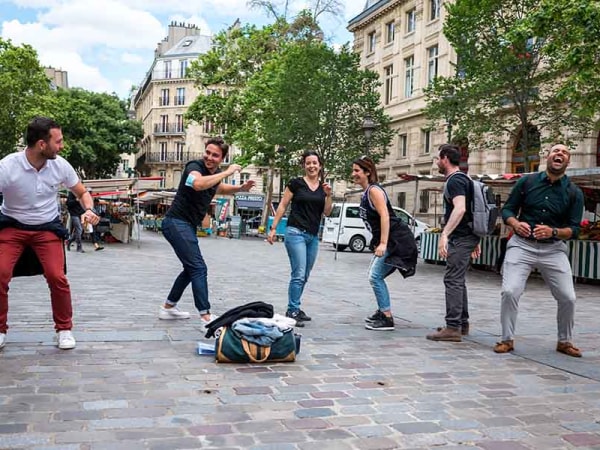 team-building-team-building-escape-game-en-plein-air-pour-entreprise-a-paris