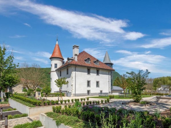 Team-Building-Chateau-Brachet-Une-Fusion-de-Tradition-et-dInspiration-pour-un-Eve-ZuSp