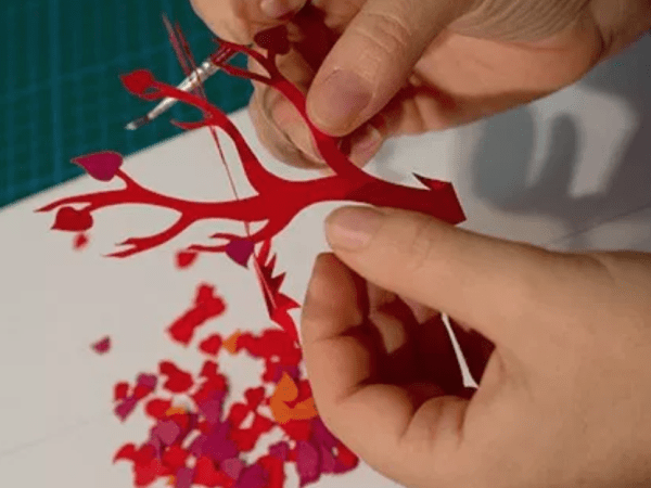 team-building-atelier-de-creation-pop-up-en-papier-creatif-et-ludique