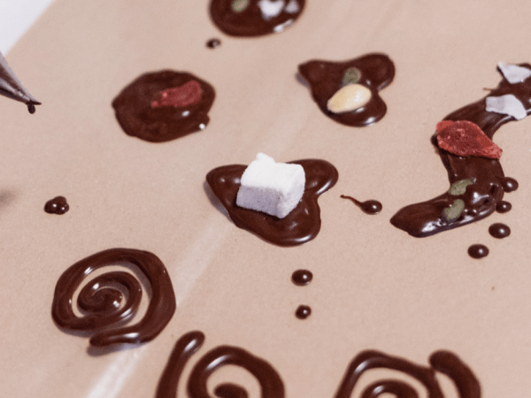 team-building-atelier-fabrication-de-chocolat-dans-paris