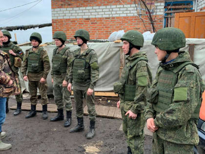 Спикер Брянской областной Думы Валентин Суббот передал защищающим границу военным больше тонны гумпомощи