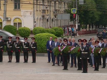 На площади Партизан состоялось памятное мероприятие в честь 80-летия образования Брянской области
