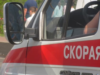 В Брянске мотоциклист врезался в сидящую на лавочке старушку