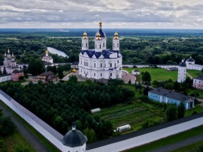 Красоту Свенского монастыря под Брянском показали с высоты птичьего полета