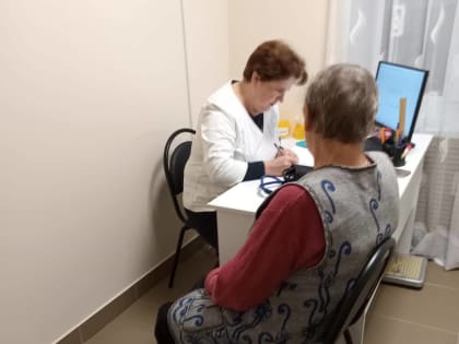 Погарские врачи проводят проводят диспансеризацию жителей деревень
