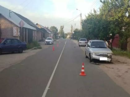 В Клинцах автомобиль ВАЗ сбил лежавшую на дороге 19-летнюю девушку
