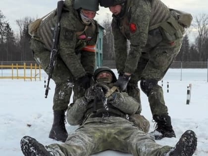 Медики Брянского соединения провели занятие по обучению мобилизованных граждан приёмам и способам оказания первой помощи