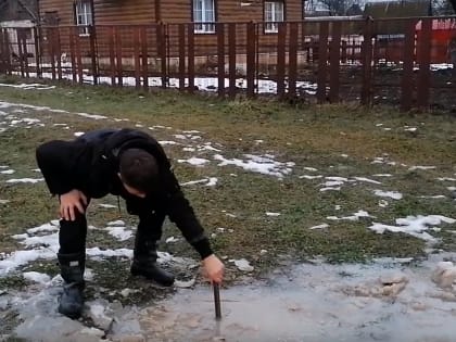 В брянском Локте 7-летний мальчик едва не погиб в колодце с жижей