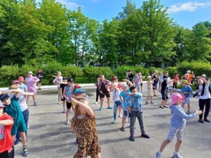 Проводим школьные каникулы весело !