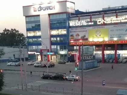В Брянске у «Стройлона» разбились три легковушки