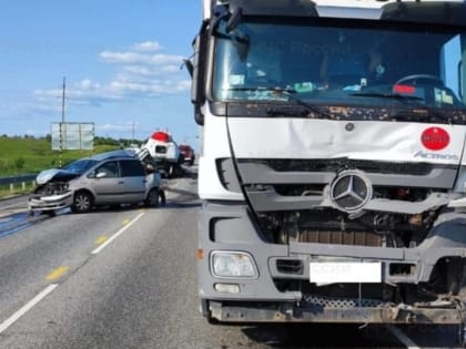 Брянский автомобиль попал в смертельное ДТП под Калугой
