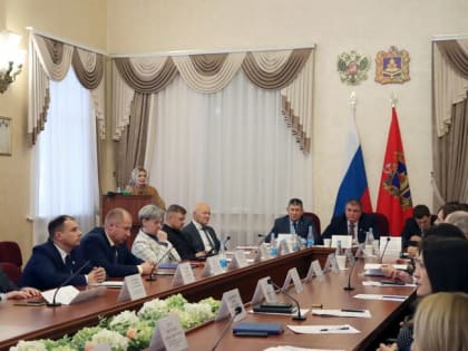 15 января 2025 года аудитор Контрольно-счетной палаты Брянской области Наталия Шик приняла участие в заседании постоянного комитета Брянской областной Думы по молодежной политике, 