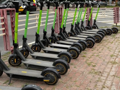 В Брянске администрация решила установить четкие правила для любителей электросамокатов