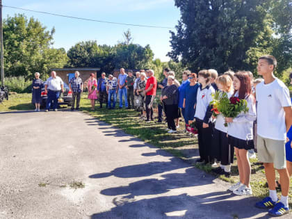 В Дареевске состоялось открытие мемориальной доски погибшему Андрею Веремьеву