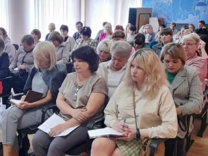 На семинарах в рп Климово налогоплательщикам рассказали о едином налоговом счете