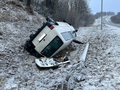 О перевернувшемся под Брянском автобусе и гибели пассажира узнала вся Россия