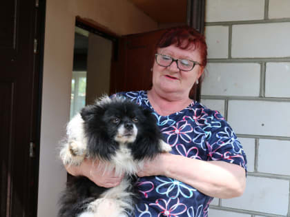 Пострадавшая от артобстрела жительница села Курковичи получила жильё.