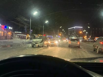 В Брянске на Кургане случилось массовое ДТП