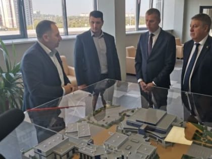 Александр Богомаз и Дмитрий Крутой посетили Дворец единоборств