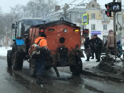 В использовании брянскими дорожниками рециклера для устранения ям есть хитрости