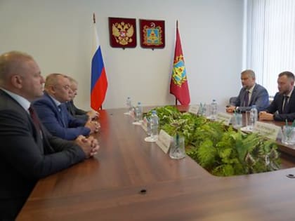 Рабочая встреча исполняющего обязанности Губернатора Юрия Филипенко со статс-секретарем-заместителем руководителя ФАС России Сергеем Пузыревским