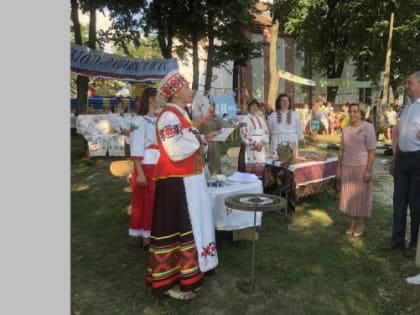 Клинчане увидели в Беларуси съедобный лён