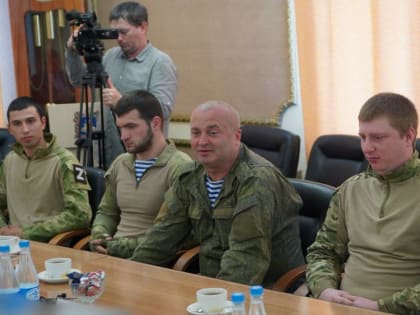 Брянский губернатор Богомаз встретился с прибывшими в отпуск участниками СВО
