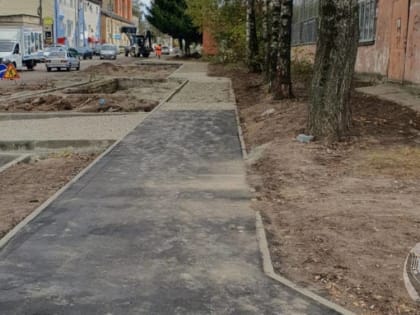В Брянске построили часть тротуаров на улице Фрунзе