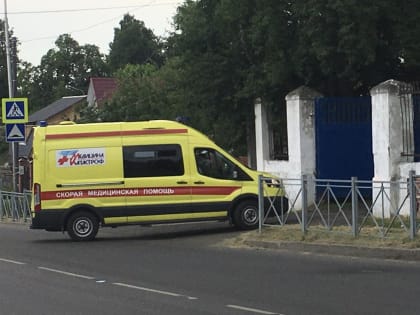 В Карачеве водитель фуры сбил несовершеннолетнюю девочку на пешеходном переходе