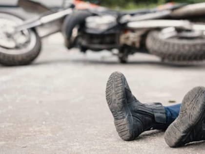 В Новозыбкове подросток на мотоцикле не пропустил автомобиль и погиб