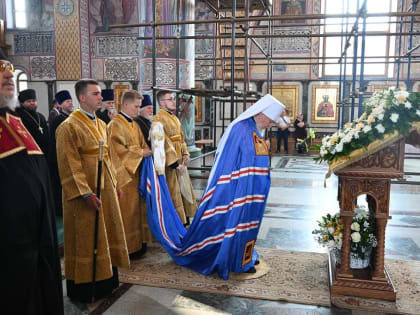 В канун Недели 7-й по Пасхе митрополит Александр совершил Всенощное бдение в Брянском кафедральном соборе