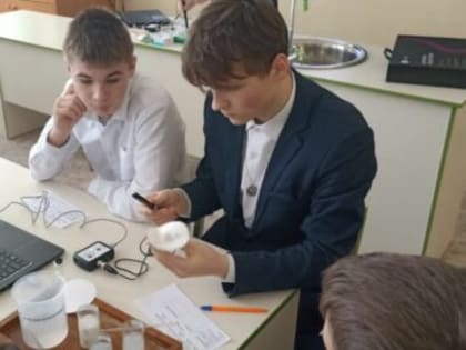 В ЦО «Точка роста» села Писаревка Унечского района для школьников провели увлекательные занятия