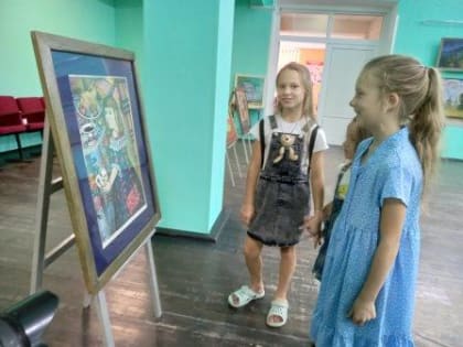 В Навлинском районном Доме культуры открылась выставка: «Брянские художники- пограничным районам»