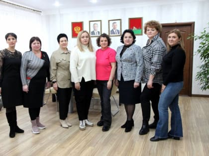 Координатор «Женского движения Единой России» в Брянской области, Глава города Брянска Марина Дбар провела встречу с активом партийного проекта