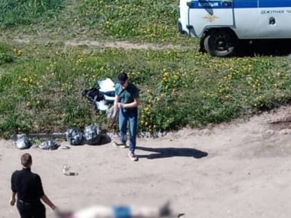 В Клинцах возле общежития по улице Ворошилова обнаружили труп мужчины