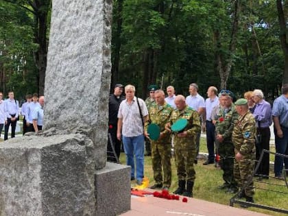 Церемония возложения цветов