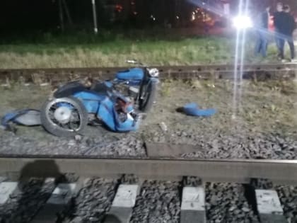 Мото-ДТП в Белых Берегах: мотоцикл порвало в клочья на железнодорожном переезде