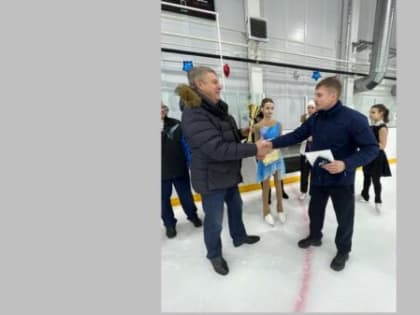 Губернатор поздравил брянскую хоккейную команду с «бронзовой» победой в первенстве области