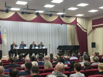 Губернатор Брянщины провел совещание с руководителями и администрацией Новозыбкова